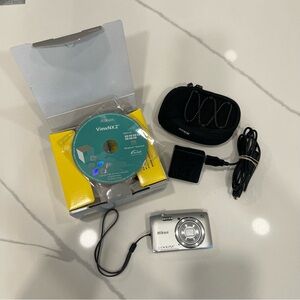 Nikon Coolpix S3600 Digital Camera 20.1 megapixels 8x wide optical zoom